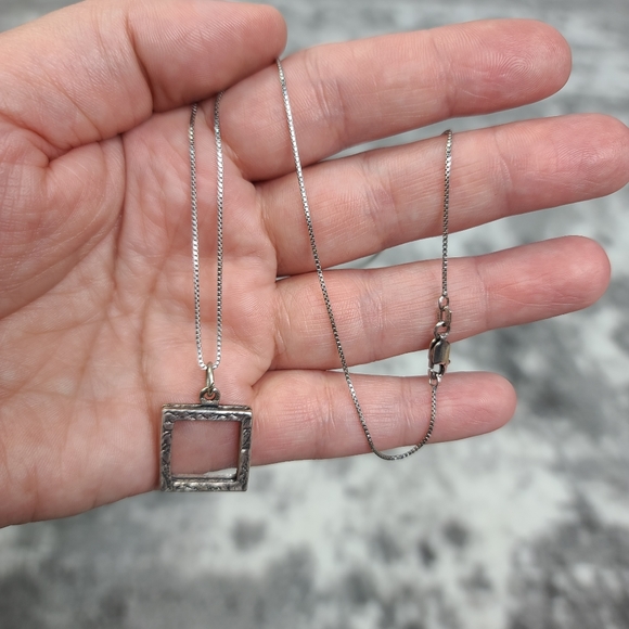 925 Sterling Silver Picture Frame Pendant Charm 18" Box Chain - Picture 14 of 16